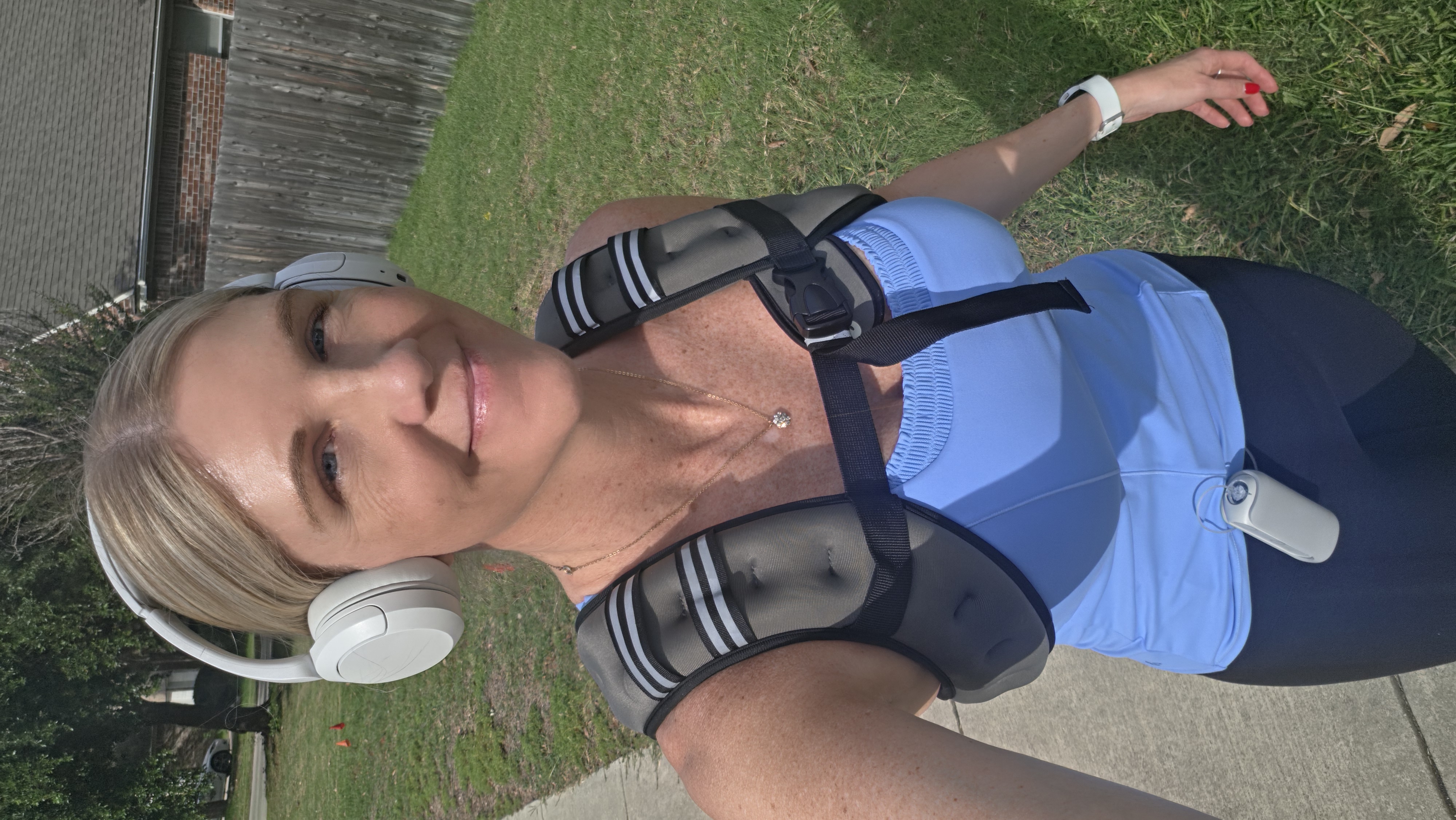 MiniMed employee Jaime exercising with her MiniMed Flex