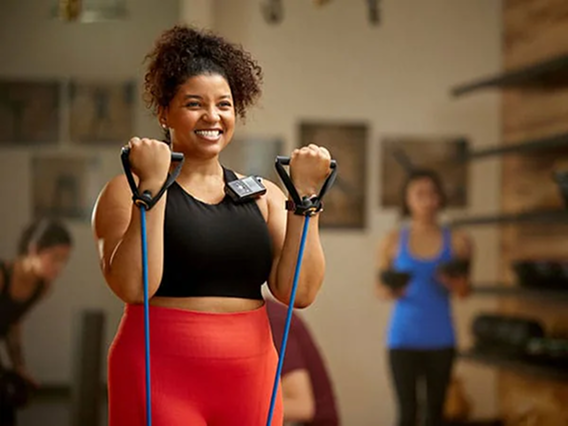 Woman exercising with MiniMed 780G system